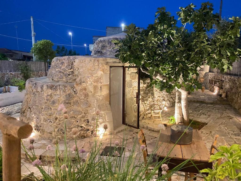 Trullo Santovia Bed & Breakfast Sant Isidoro  Eksteriør bilde